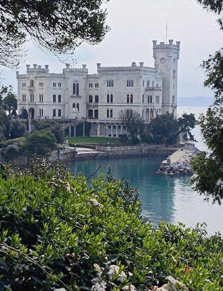 castello miramare trieste