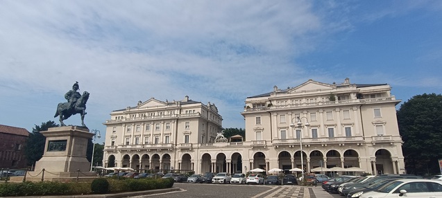 piazza martiri della libertà novara