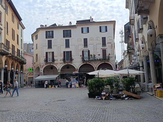 piazza delle erbe novara