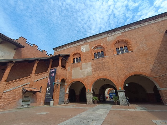 broletto novara